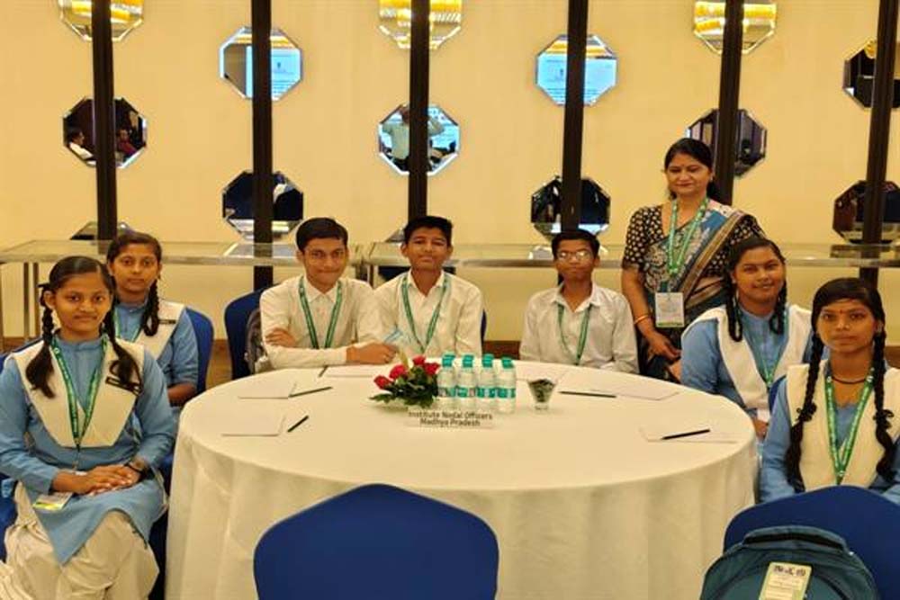 मेधावी विद्यार्थियों की शिक्षा में बाधा ना बने आर्थिक अभाव : ए. श्रीजा