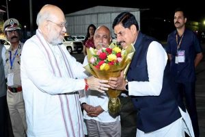 मुख्यमंत्री डॉ. यादव ने केंद्रीय गृह मंत्री शाह को दी भावभीनी विदाई मुख्यमंत्री डॉ. यादव ने केंद्रीय गृह मंत्री शाह को दी भावभीनी विदाई
