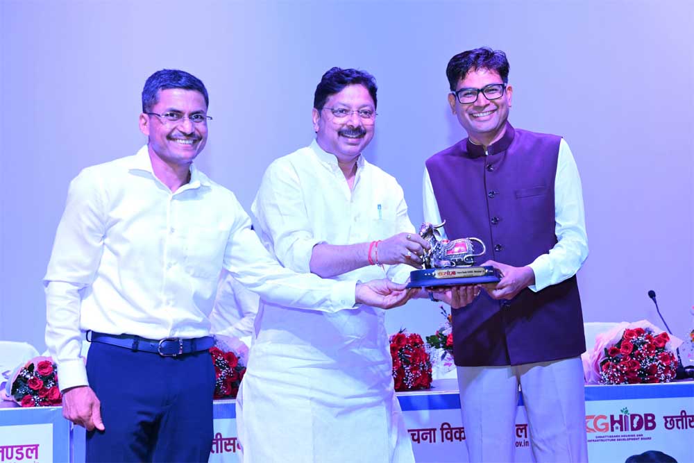 मुख्यमंत्री  विष्णु देव साय के नेतृत्व में गृह निर्माण एवं अधोसंरचना विकास मंडल को आर्थिक रूप से सुदृढ़, आत्मनिर्भर और बहुआयामी संस्था बनाने की दिशा में हो रहे प्रयास