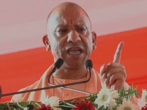धर्म की रक्षा के लिए आवश्यकता पड़ने पर संघर्ष के लिए भी तैयार रहना चाहिए : मुख्यमंत्री योगी धर्म की रक्षा के लिए आवश्यकता पड़ने पर संघर्ष के लिए भी तैयार रहना चाहिए : मुख्यमंत्री योगी
