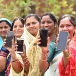 छत्तीसगढ़ सरकार की आर्थिक सहायता से घरेलू खर्च के साथ बेटियों की पढ़ाई और भविष्य के लिए बचत कर रही महिलाएं